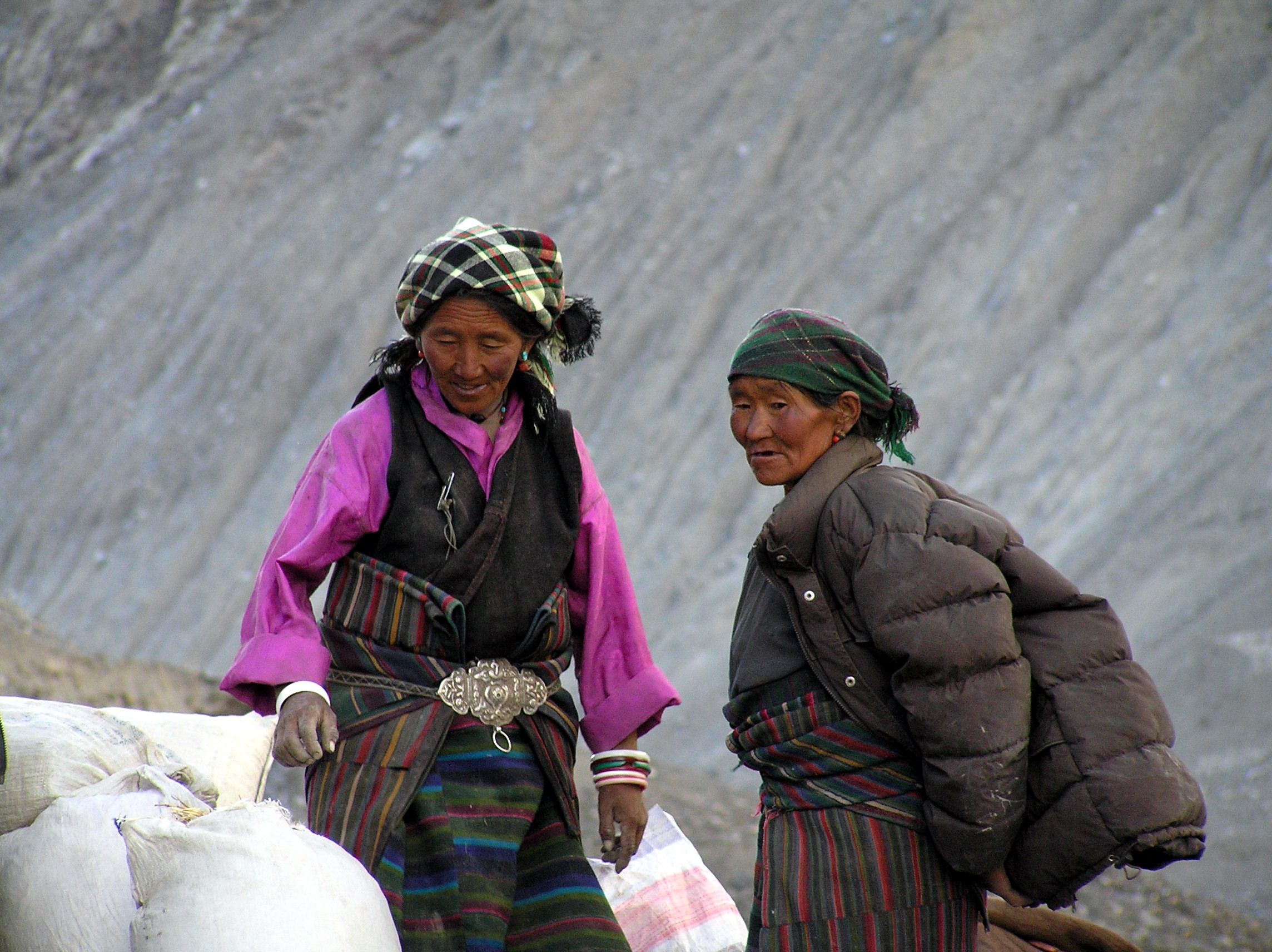 183b-TibetWomen.jpg